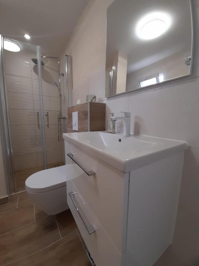 Rooms & Apartment Lasta Spalato Esterno foto