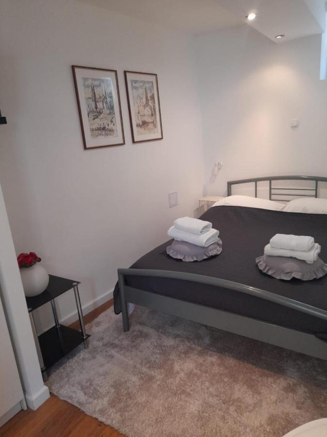 Rooms & Apartment Lasta Spalato Esterno foto