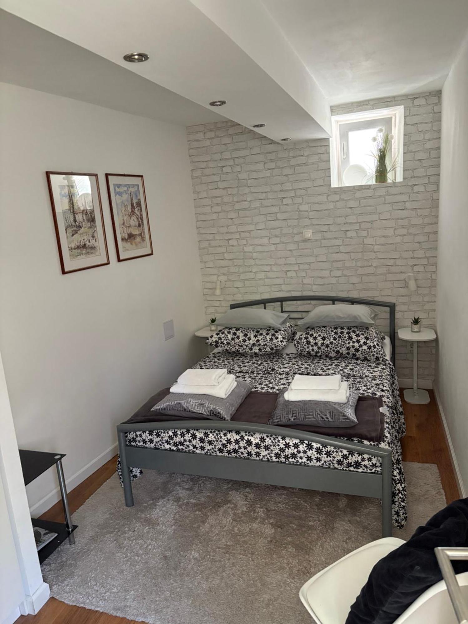 Rooms & Apartment Lasta Spalato Esterno foto
